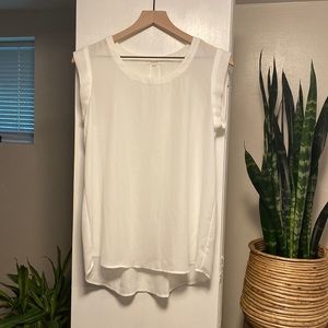 Pleione white sleeveless blouse